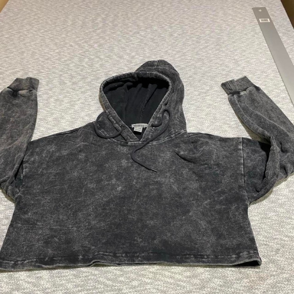 Forever 21 black acid wash cropped hoodie pullover women M. SKU-B862